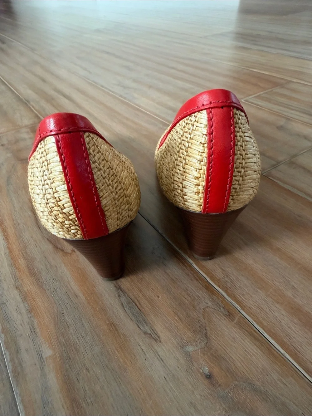 Tory Burch Sally Raffia Straw Wedge / size 5.5